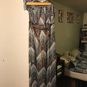 Strapless long dress, with belt